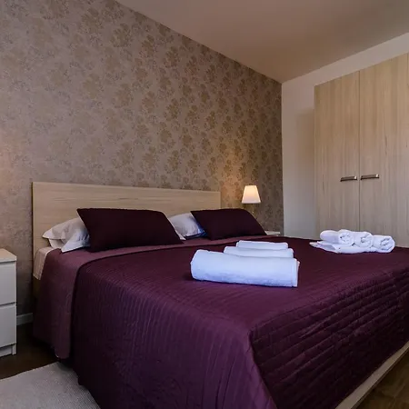 Apartmani Marko I Ana Marina Exterior photo