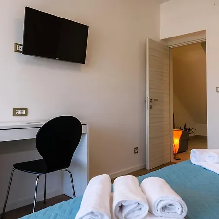 Apartmani Marko I Ana Marina Exterior photo