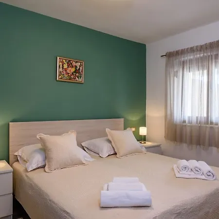 Apartmani Marko I Ana Marina Exterior photo